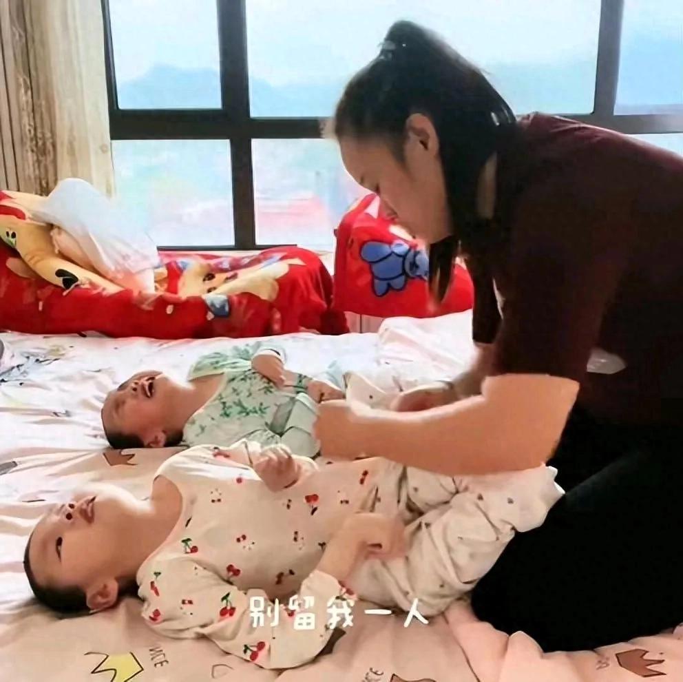 從希望到絕望：雙胞胎姐妹的不幸人生與父母的堅(jiān)韌